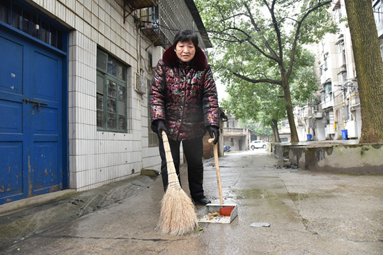 老黨員常懷感恩心 義務(wù)服務(wù)社區(qū)28年