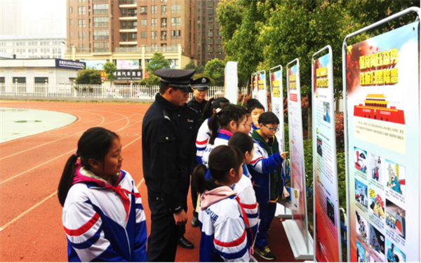 春雷三月:長沙泉塘警民為掃黑除惡共同發聲