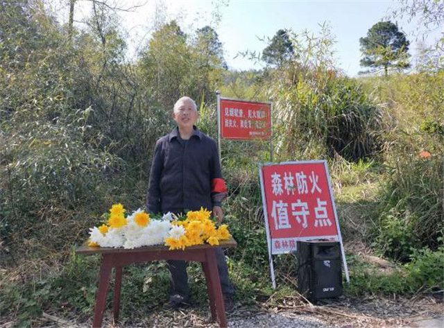 温情追忆，绿色清明，韶山乡免费提供鲜花文明祭祀