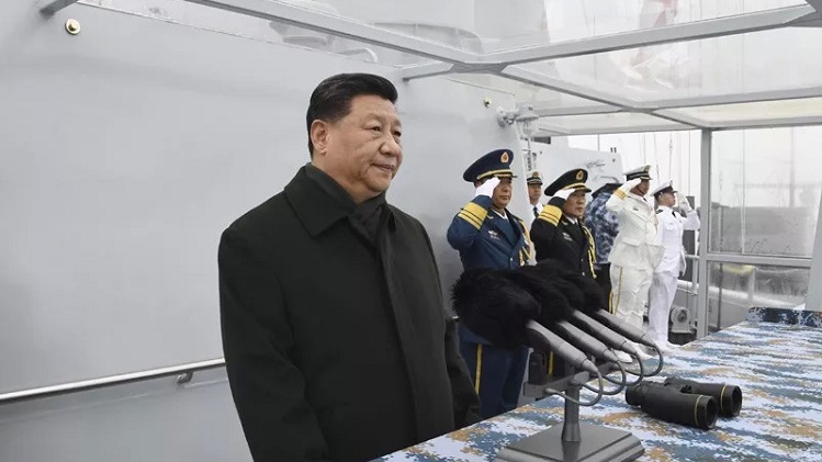 习近平出席庆祝人民海军成立70周年海上阅兵活动