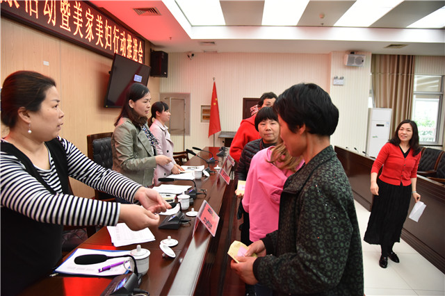 岳塘區(qū)2019年度“兩癌”免費(fèi)檢查實(shí)事項(xiàng)目正式啟動(dòng)