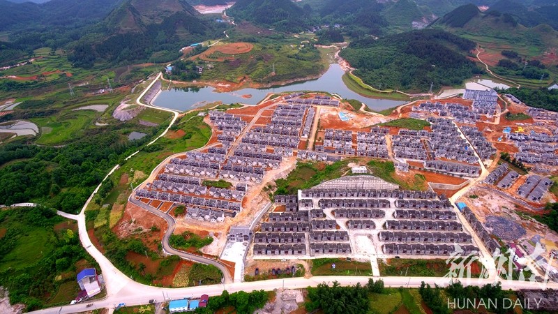 5月21日,花垣县民乐镇易地扶贫搬迁安置区.