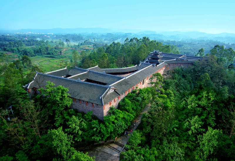 4个市(州)文化旅游主管部门,30余家相关企业近百人组成的四川文化旅游