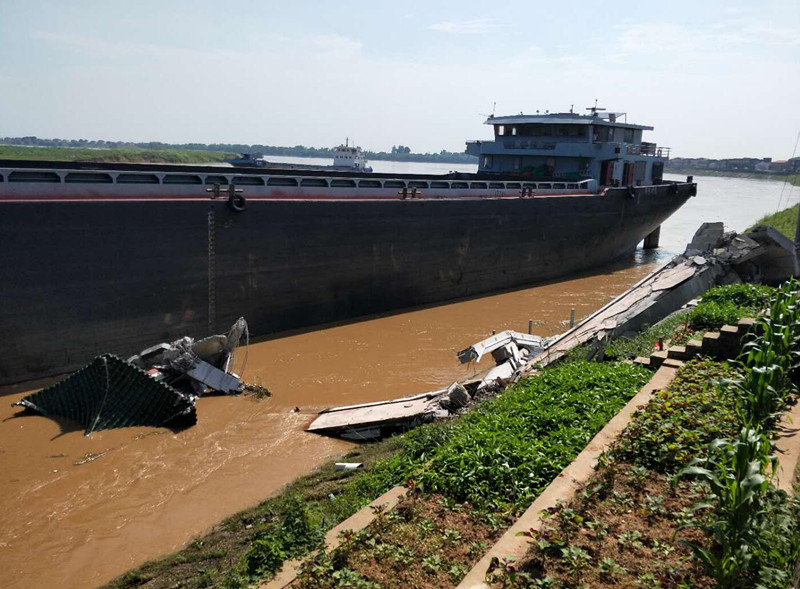 湘阴县浩河口水位站设施被货轮撞毁 水文部门已启动应急响应