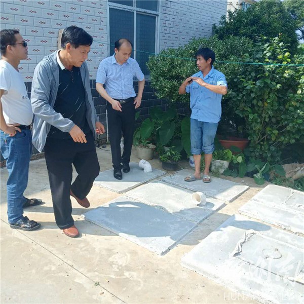 银田镇：“小厕所 大民生” 大力开展 “厕所革命”