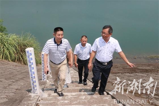 慈利:屈春林为基层党组织把"病脉"开"良方"