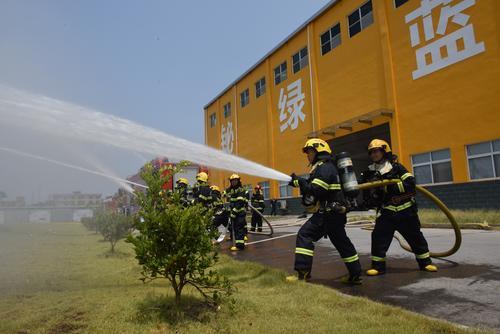 郴州市消防支队开展大跨度大空间灭火救援想定作业演练
