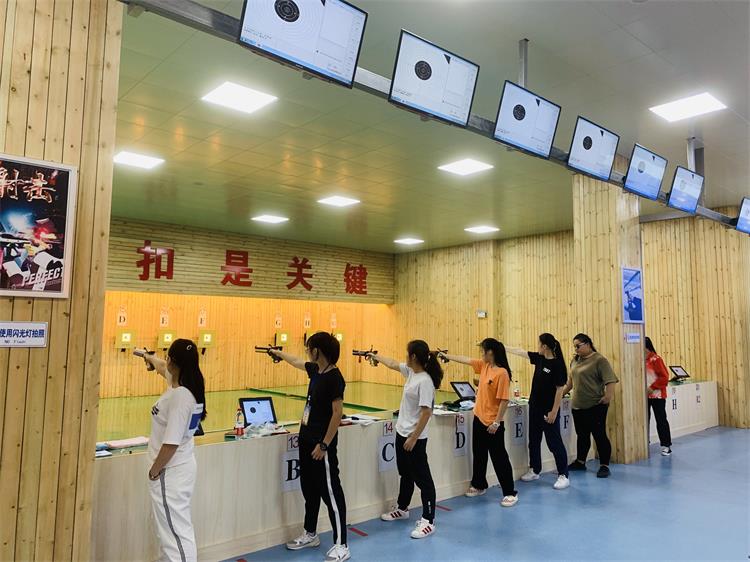 省青少年射击锦标赛在怀化打响 王义夫、张秋萍到现场加油鼓劲