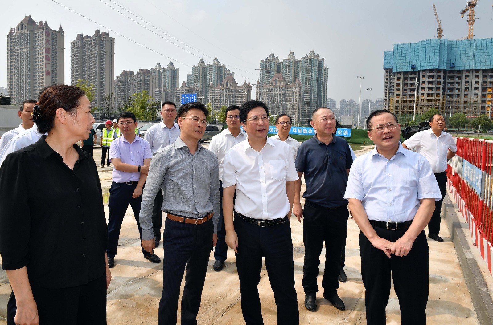 胡衡华调研高铁会展新城规划建设工作