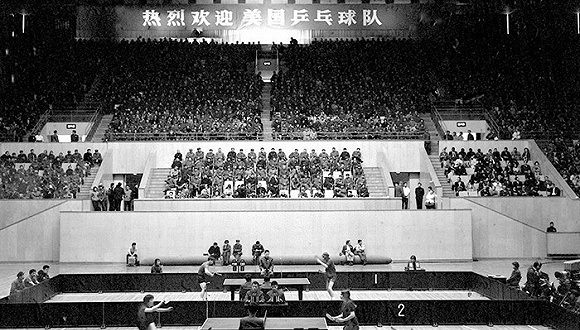 把体育荣耀写在共和国的旗帜上——回望新中国体育70年