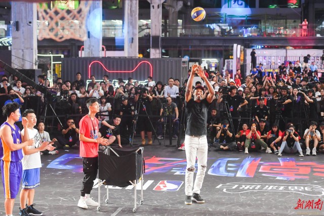 NBA中国联手天猫长沙NBA篮球公园上演“潮”文化魅力