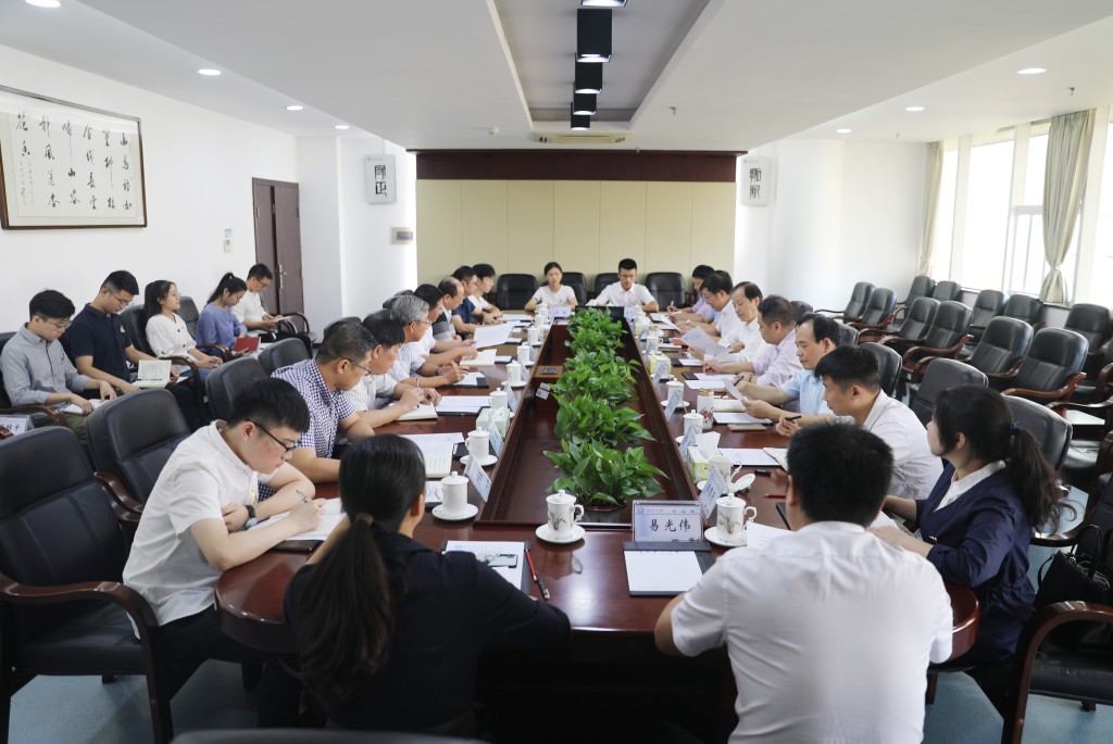 省委主题教育办来长沙理工召开知名学者和学生党员代表座谈会