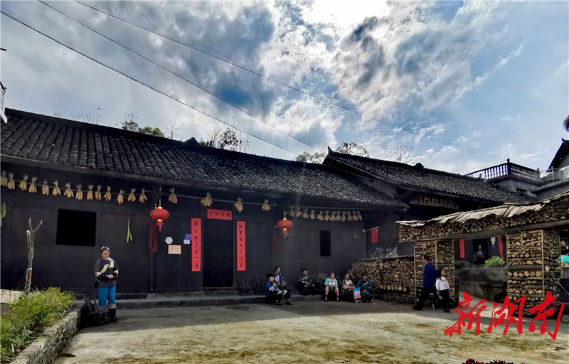 永順縣澤家鎮西那居委會,高坪鄉西米村,古丈縣默戎鎮牛角山村夯吾苗寨