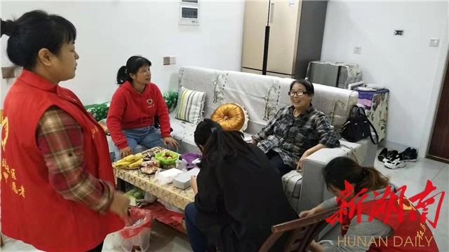 南站社区:送医上门把健康送到家 - 街道动态 - 新湖南