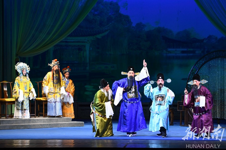 院校合作复排经典花鼓戏《喜脉案》 新湖南www.hunanabc.com