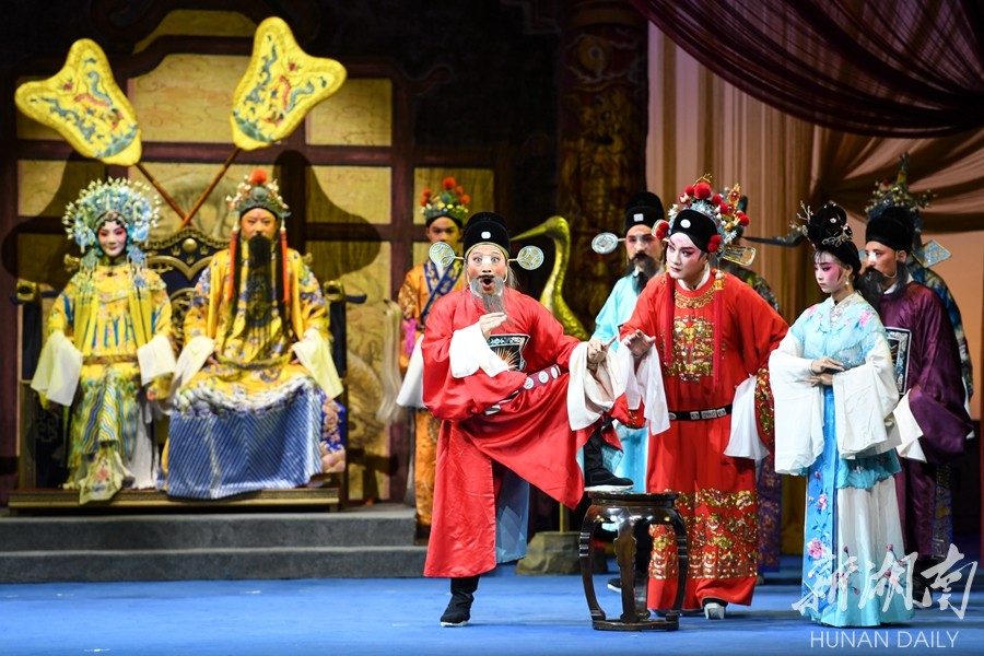 院校合作复排经典花鼓戏《喜脉案》 新湖南www.hunanabc.com