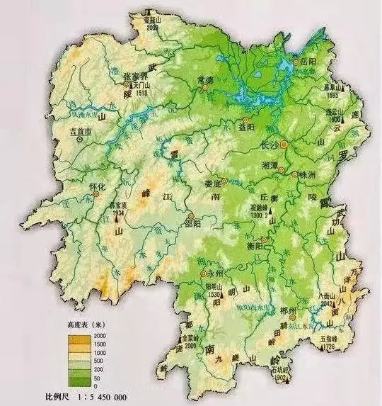 湖南境内河流纵横交错,大多汇入湘江,资江,沅江,澧水,然后流进洞庭湖.