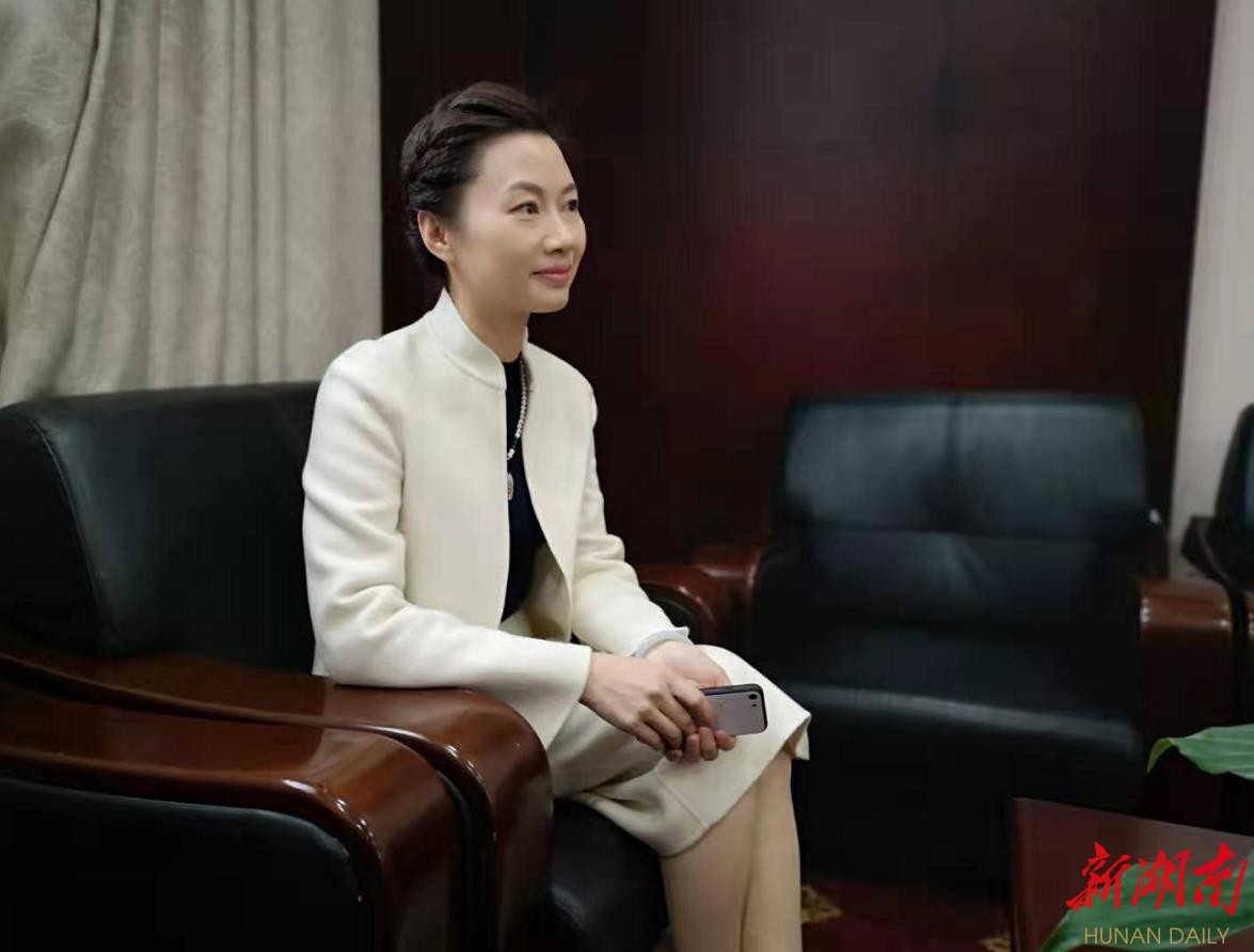 回归诗意见初心中南大学教授杨雨做客岳阳民盟大讲堂侧记