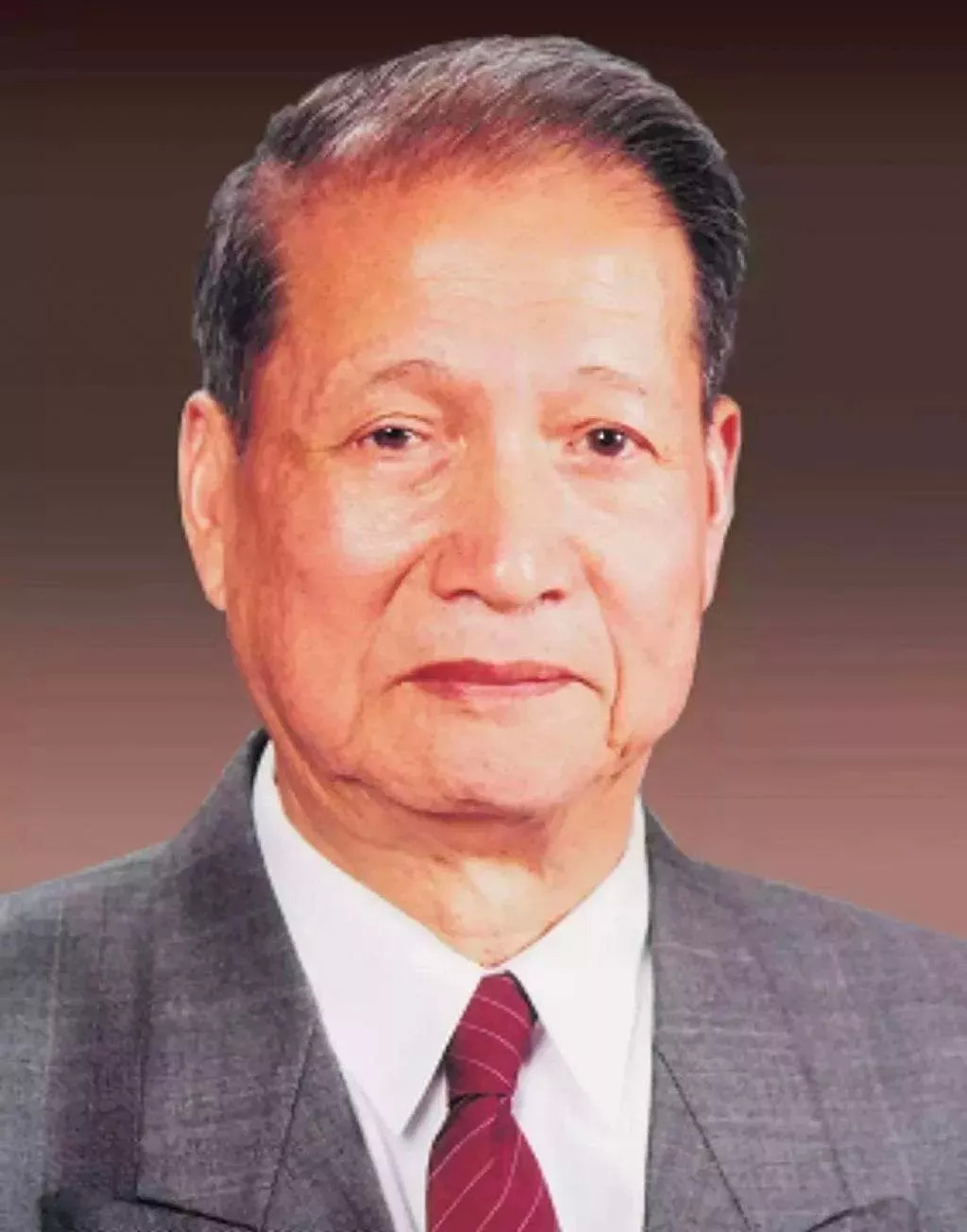 卓仁禧王补宣见证了新中国的发展,曾感叹:"50年来我目睹了中国屹立于