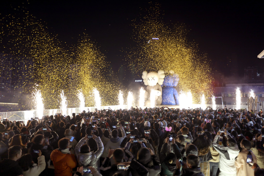 12月31日晚,长沙ifs  七楼雕塑花园,化身跨年盛大潮趴场地,邀请中外至