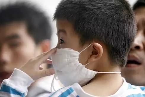 新型冠状病毒肺炎不会传染小孩吗？莫信！