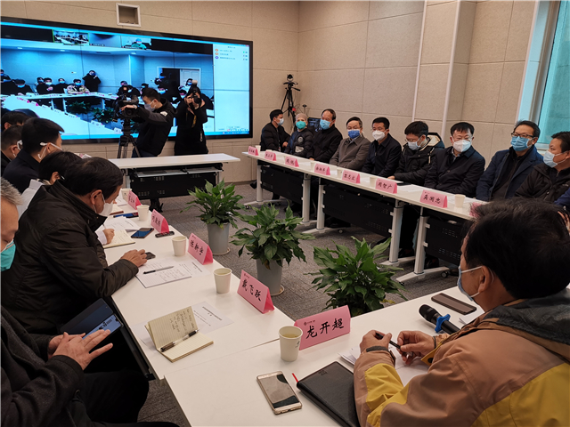 知名专家会商长沙诊疗方案  首例患者治疗状况良好  将新增300个床位、预备300名医护人员