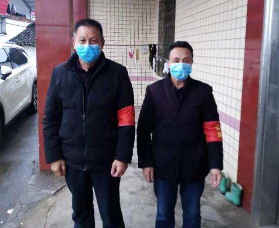 党旗飘飘　▏一线抗疫故事：寒风细雨中的党员“岗哨”