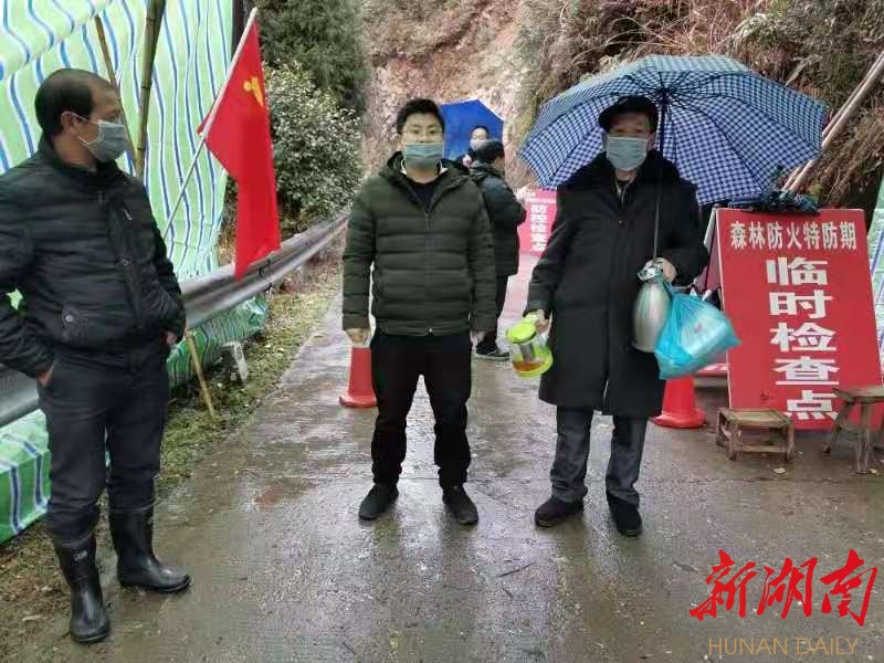 寨前镇：支部动员党员参与 带头打好疫情防控阻击战