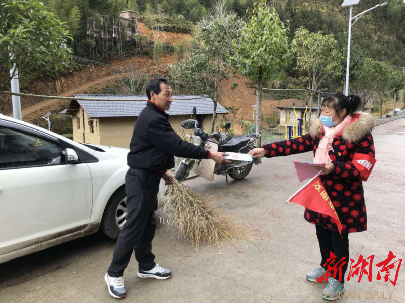青山乡：“舍小家，顾大家”  疫情当前党员冲在前