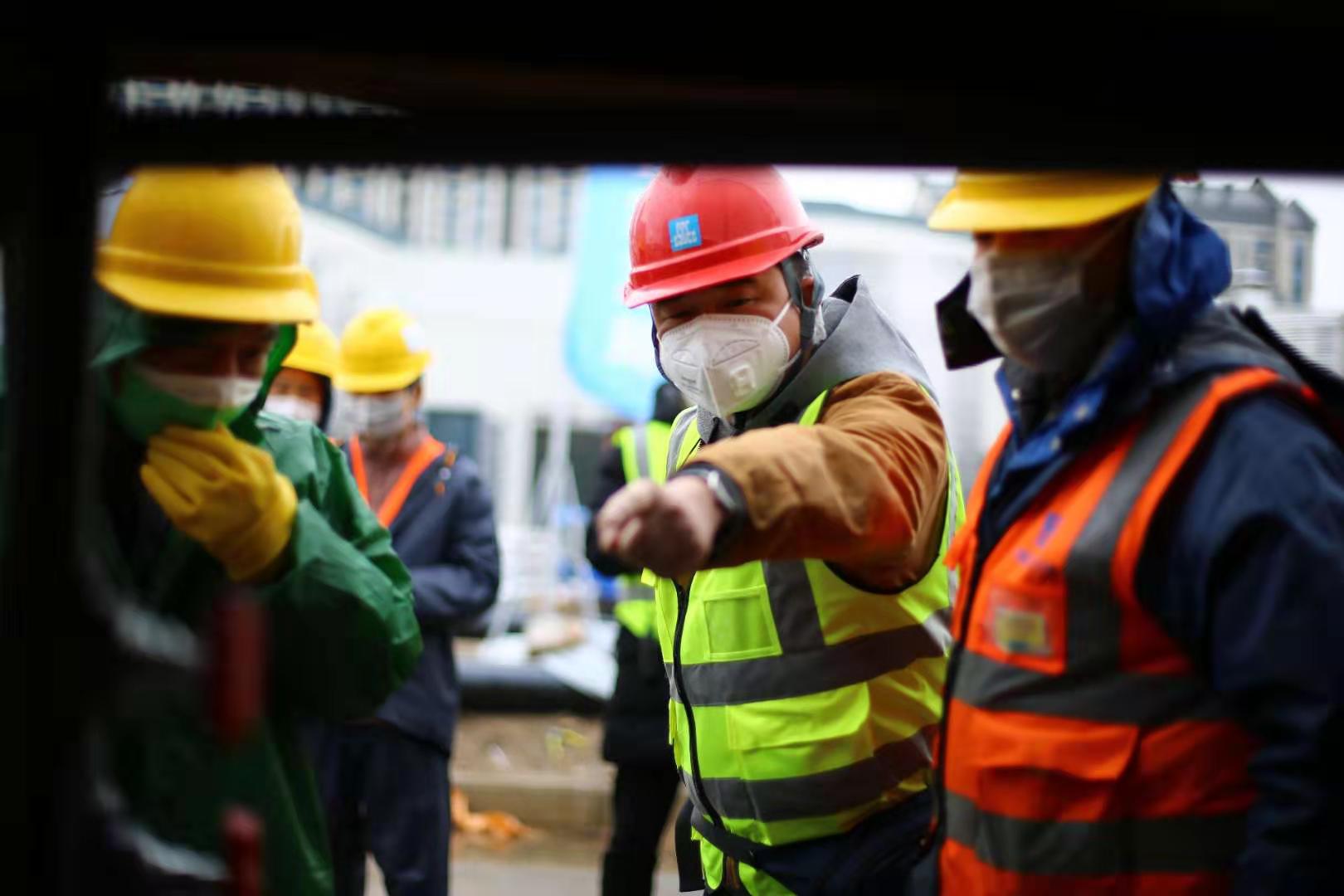 来自武汉雷神山的故事-- 很短,但很暖