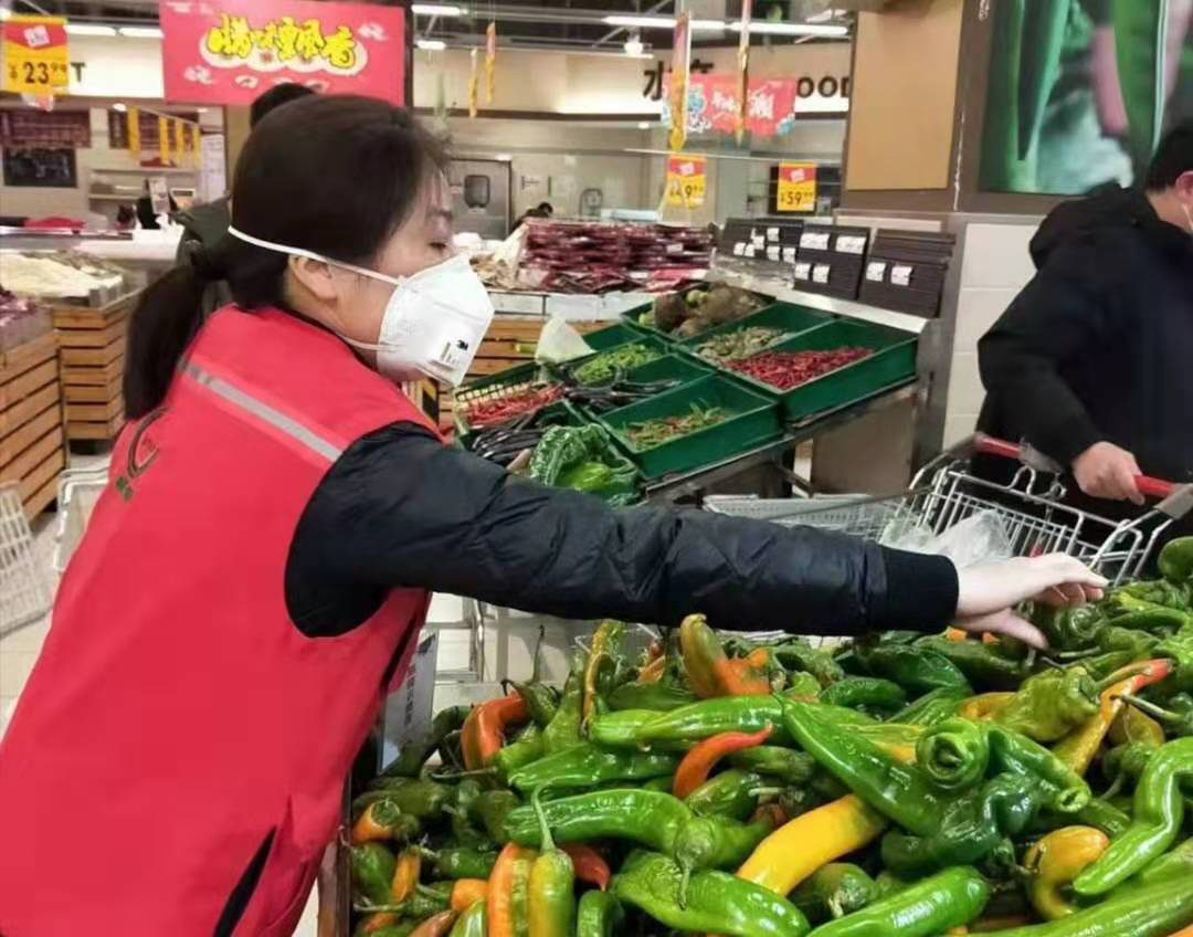 长庚街道：社区工作者变身“快递小哥”，“跑腿代办”送温暖