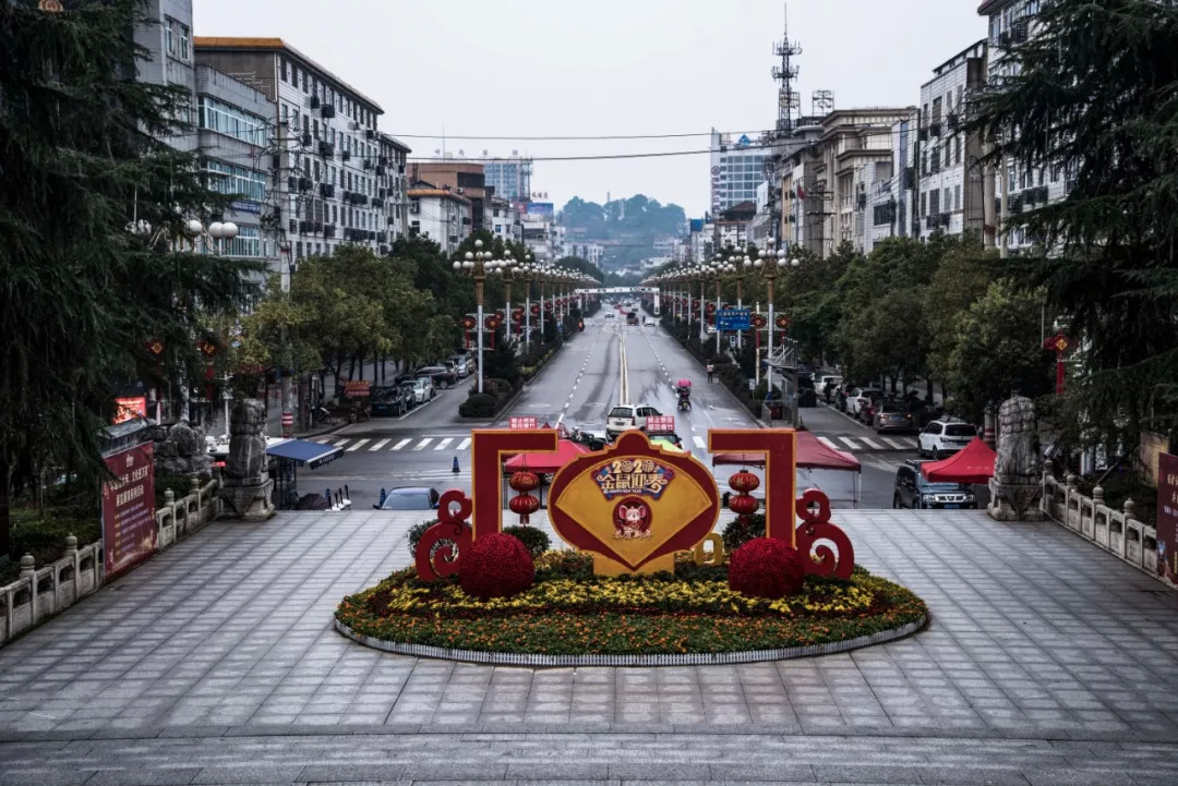 文艺战"疫"·摄影丨初三,辰溪县城城东大道,人迹稀少