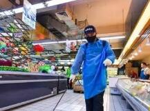 注意！不戴口罩不测体温者，一律不得进商场超市！