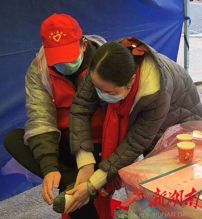北塔区：抗疫一线姐弟情