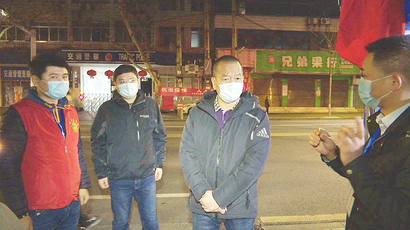 莫汉桃连夜对武陵区各街道疫情防控工作落实情况进行暗访