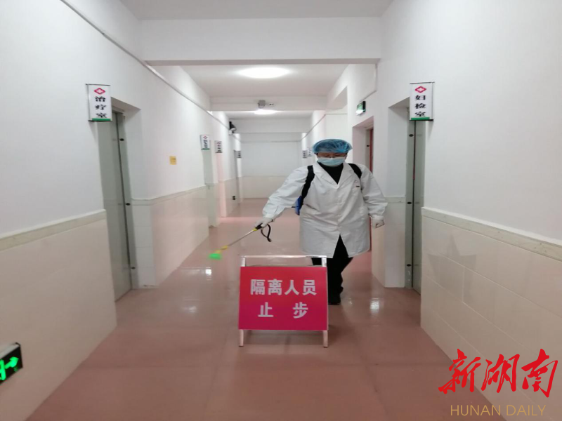 桂东县：“作表率，树标杆”疫情防控中党员在行动