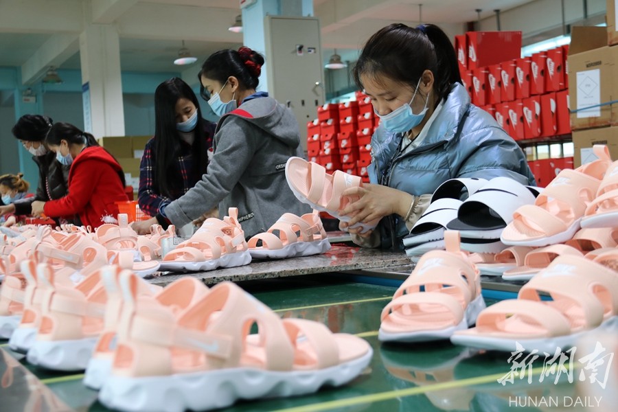 扶贫印记:企业领头 带动增收 新湖南www.hunanabc.com