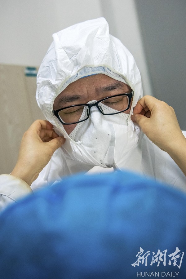 战疫在隔离病房 新湖南www.hunanabc.com