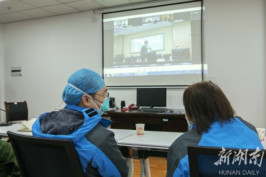 战疫在隔离病房 新湖南www.hunanabc.com