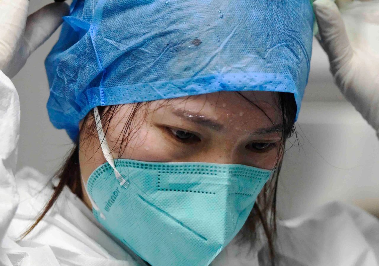 一位就职于飞机医院的中国护士如何帮助他人一起抗击新冠肺炎？ - 哔哩哔哩