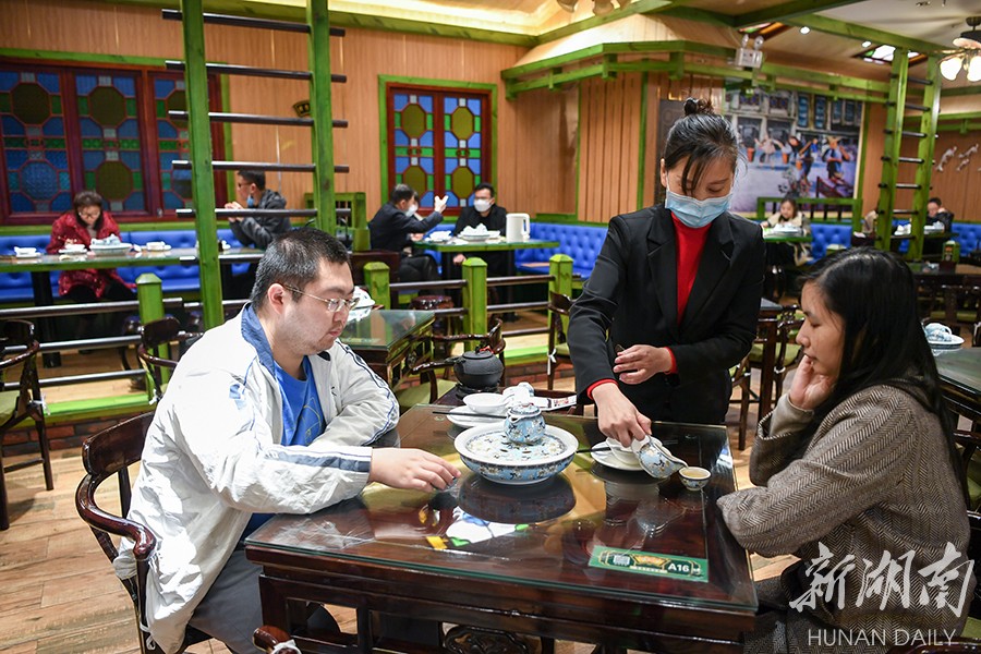 餐饮逐渐恢复堂食 新湖南www.hunanabc.com