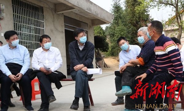 刘非再赴曹家镇督战脱贫攻坚:凝聚各方力量 坚决完成脱贫攻坚任务