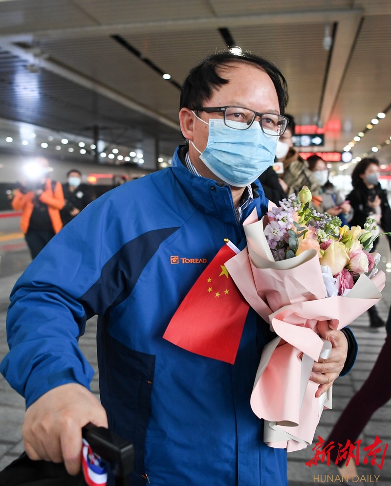 吴安华坚守72天为医护人员筑起安全防护墙他回来了