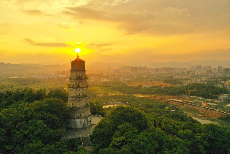 永州市新田县青云塔.刘贵雄 摄