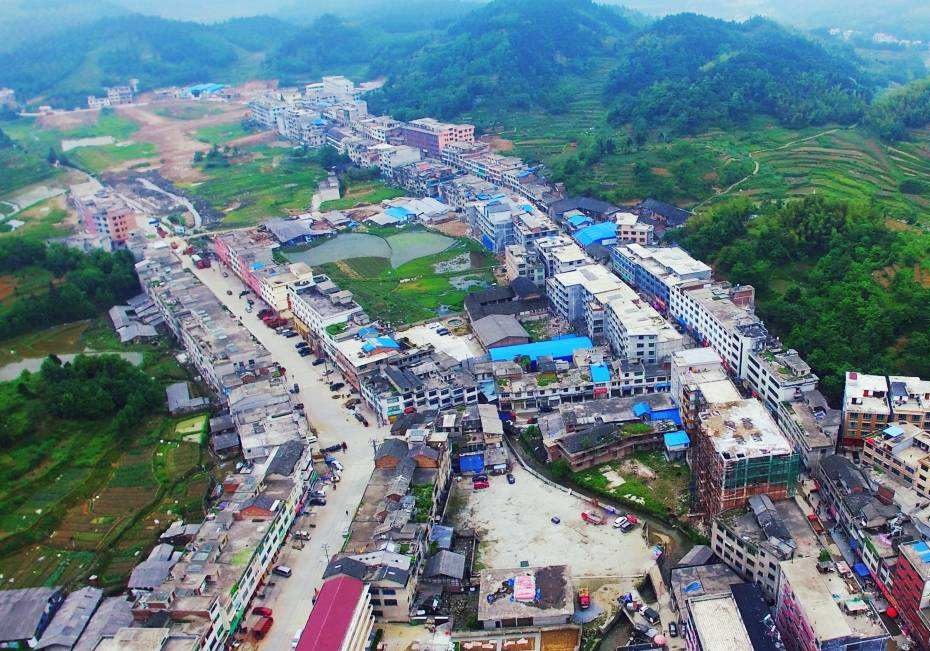 小沙江镇：挂牌监督护航脱贫攻坚