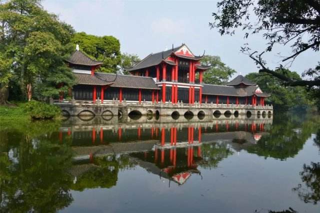 侯文在乡镇调研脱贫攻坚工作时强调 脚步为亲与困难户交往、交心 交出人民满意的脱贫答卷