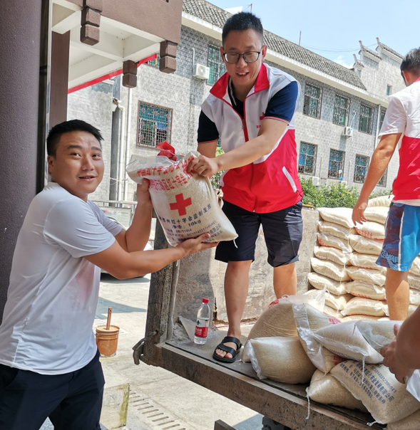 吉首市受灾群众收到香港红字会爱心捐助