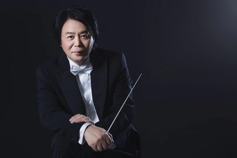 最新动态 >> 正文  国务院政府特殊津贴获得者,长沙交响乐团团长,音乐